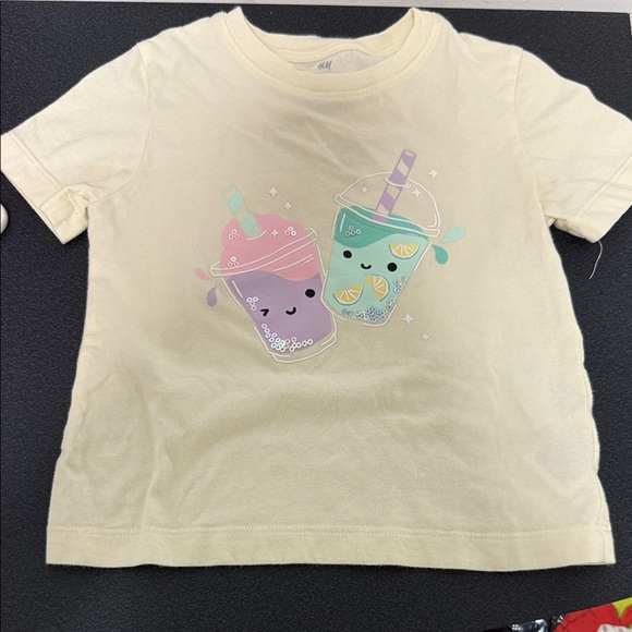 H&M Cream Short Sleeve Tee with Kawaii Graphic - Picture 1 of 2